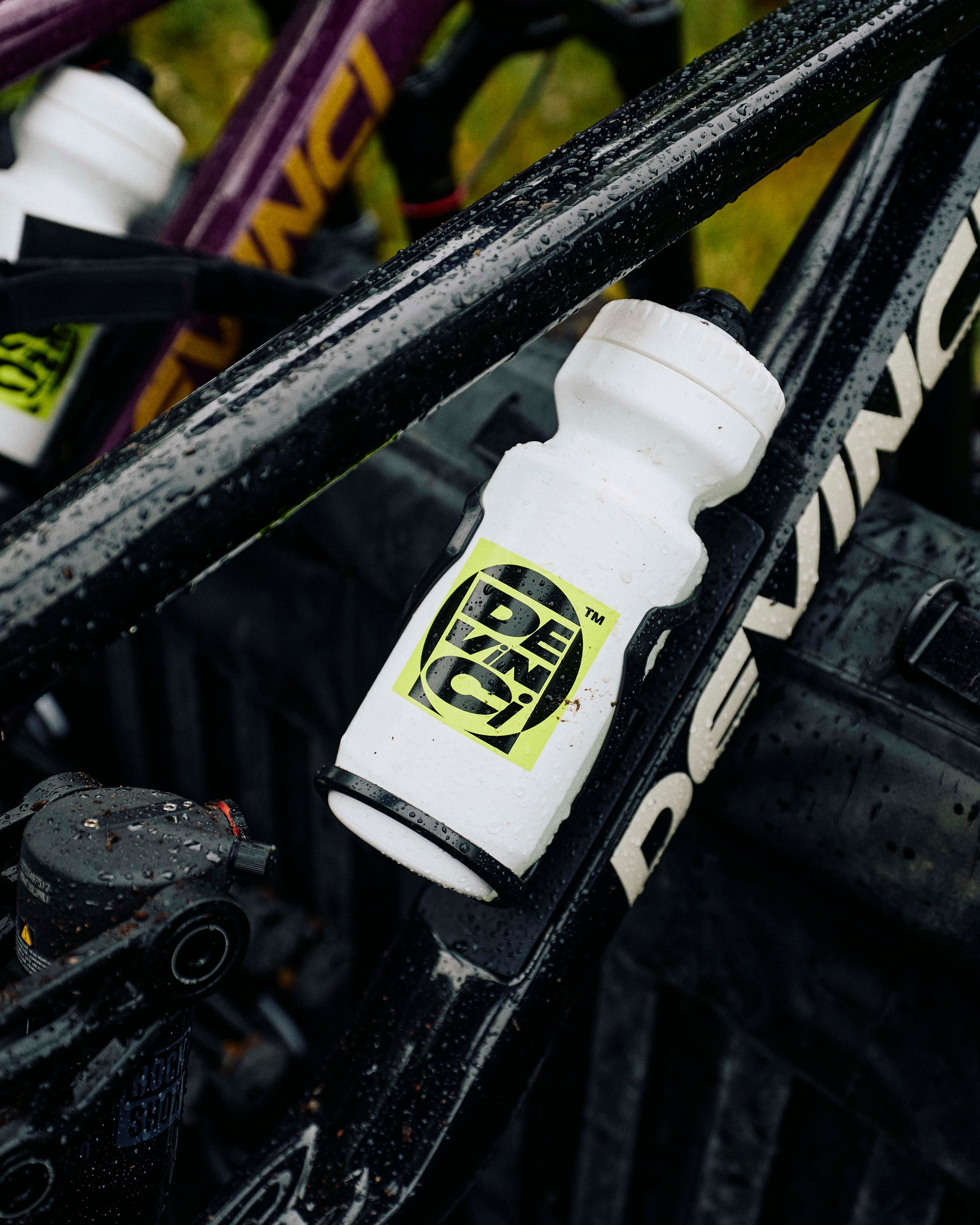 Bouteille Devinci 22 oz - Blanc|Néon
