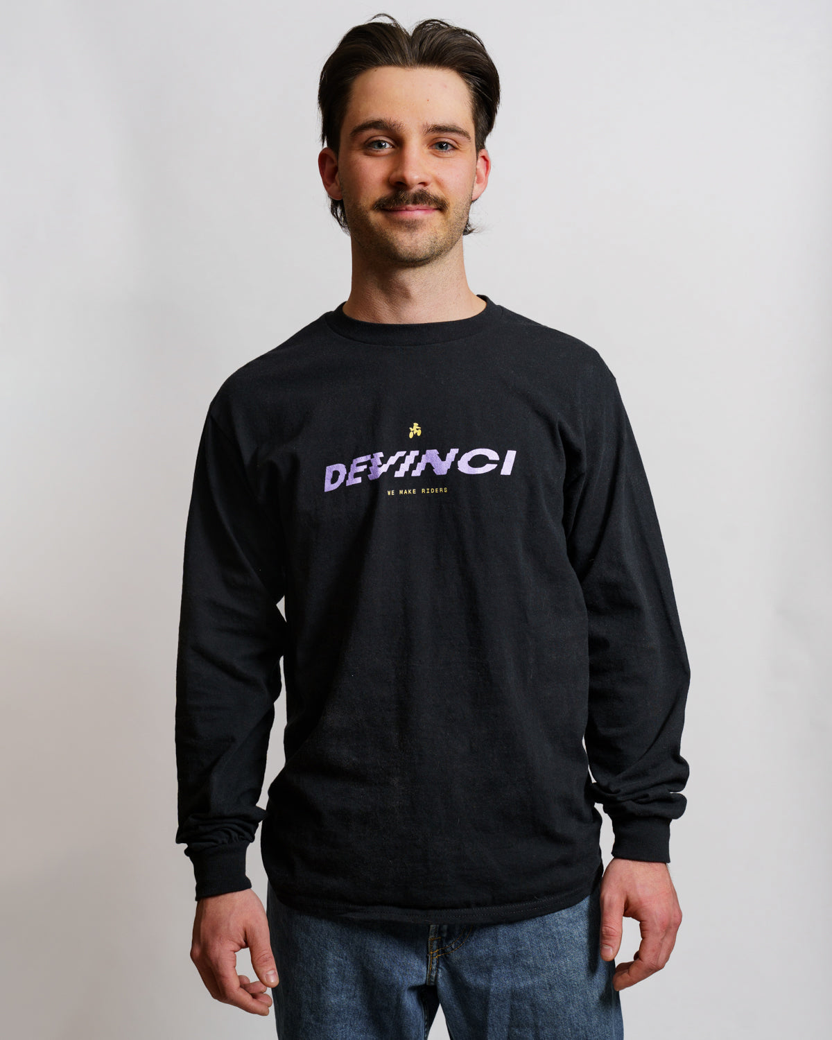 <tc>Devinci Retro Long Sleeve T-shirt</tc>